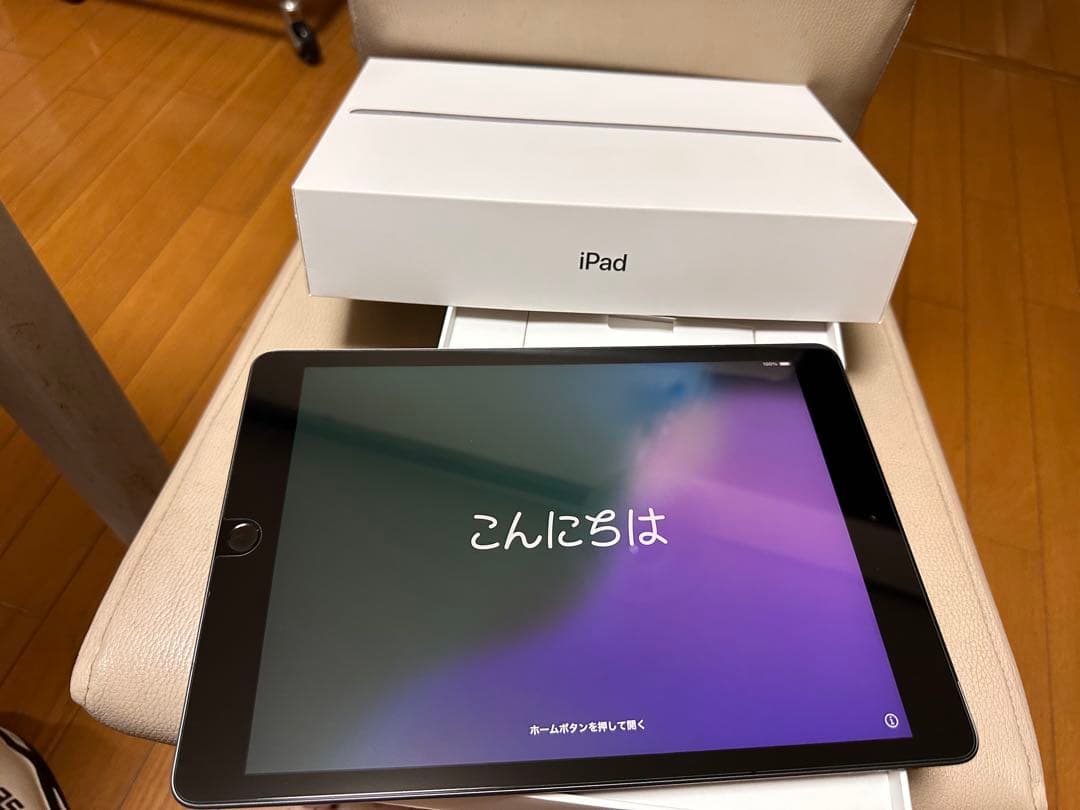 iPad スペースグレー 本体 (第8世代)32GB