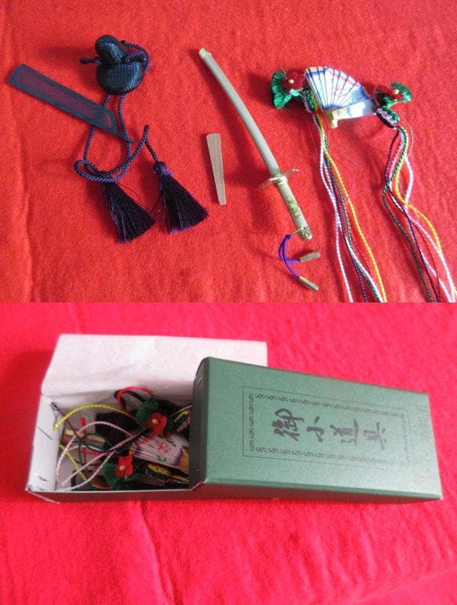 ラスト１点　新品　吉徳大公　立ち雛　 天皇陛下御束帯 黄櫨染固地綾 正絹