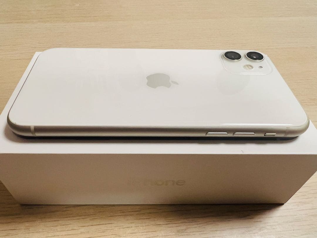 極美品　Apple iPhone 11 ホワイト