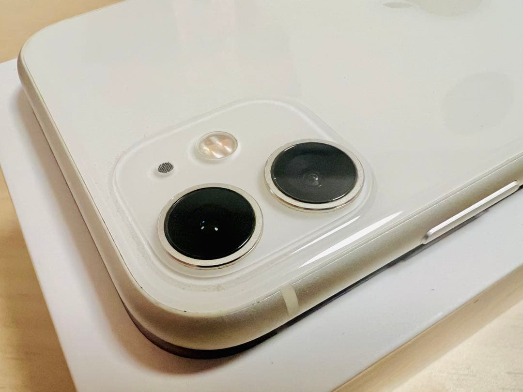 極美品　Apple iPhone 11 ホワイト