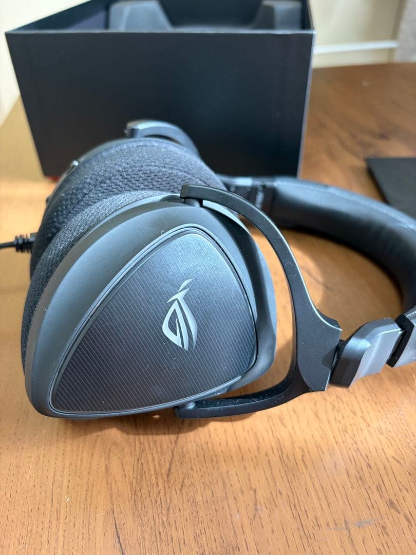 数回使用のみ！保証期限内ASUSエイスースゲーミングヘッドROGDELTAS