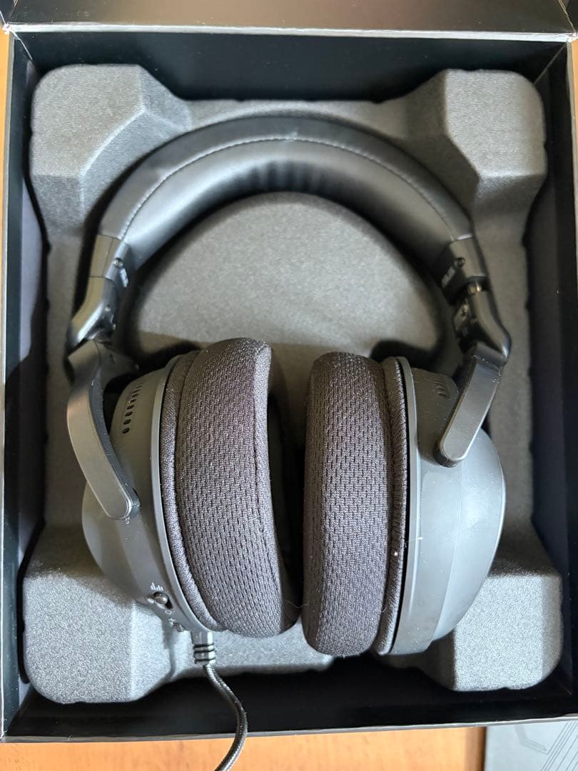 数回使用のみ！保証期限内ASUSエイスースゲーミングヘッドROGDELTAS