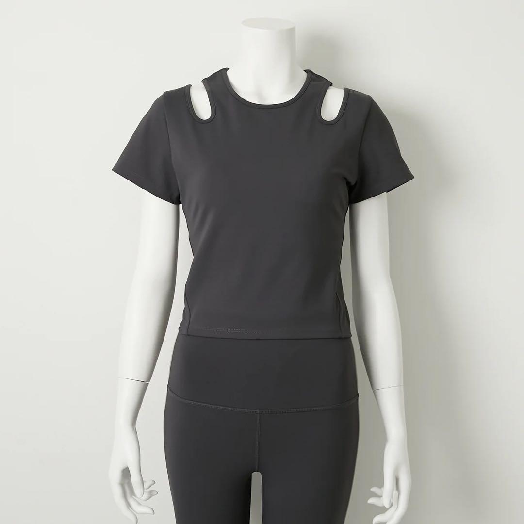 【新品未使用】滝沢眞規子 TAKIMAKI CUP-IN TEE ヨガウェア