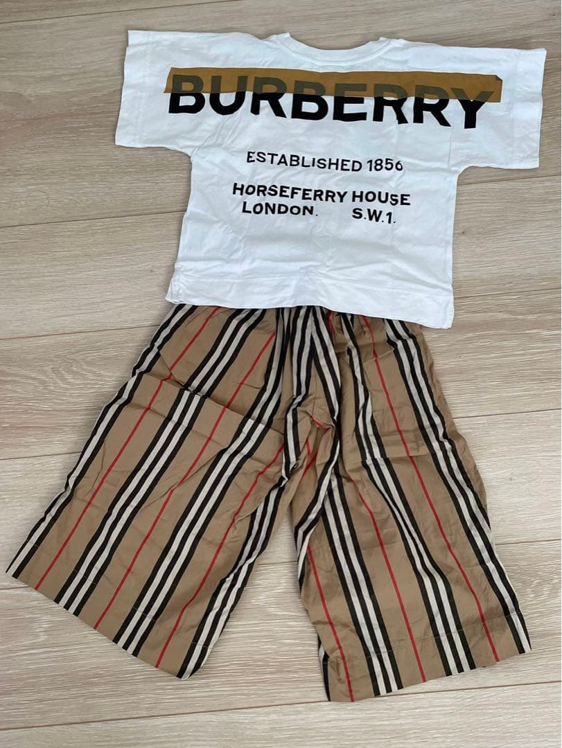 Burberry ロゴTシャツ 4y=110㎝