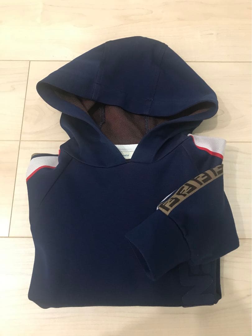 FENDI キッズ　ズッカ　パーカー　8A 130cm FILAコラボ
