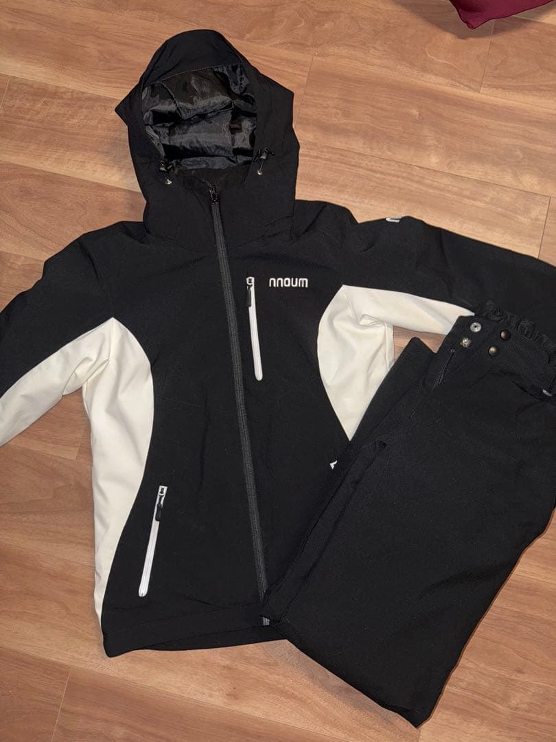 nnoum スキーウェア レディース　Mサイズ