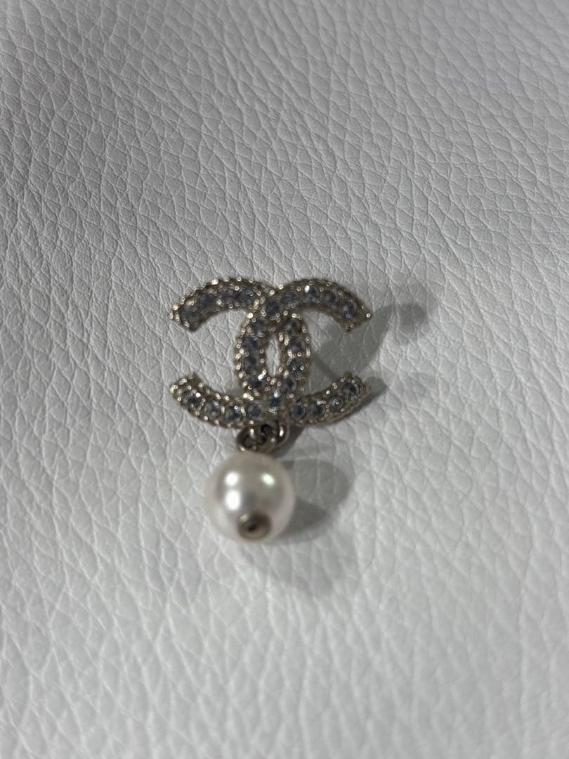 CHANEL CCロゴ パールチャーム ピアス