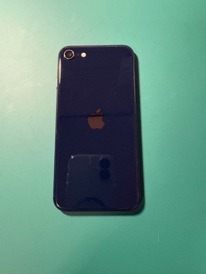 iPhone SE 第三世代　ブラック　ジャンク品　傷あり