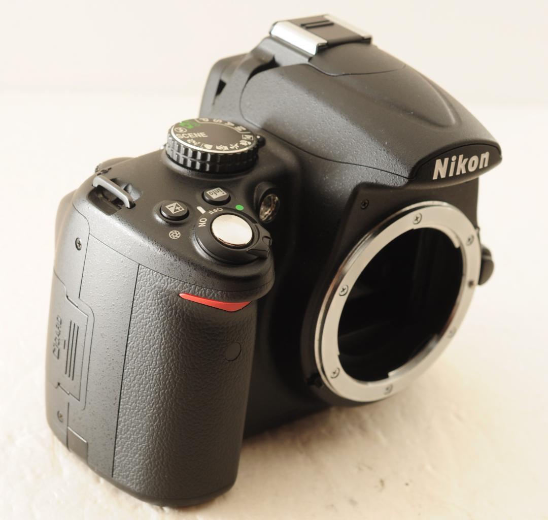 中古美品 Nikon ニコン D5000ボディ SC:1215回