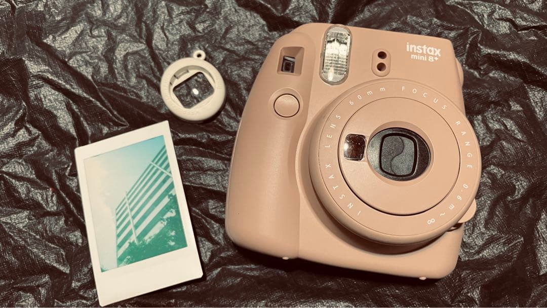 チェキ　INSTAX MINI8　ココア 箱取説接写レンズ付き 念の為ジャンク