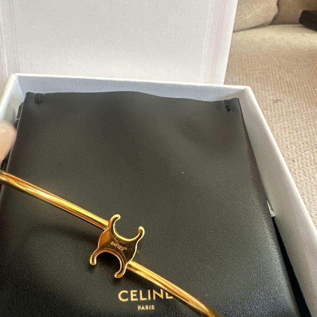 セリーヌ トリオンフ アシンメトリック カフ / ゴールドフィニッシュ ブラス