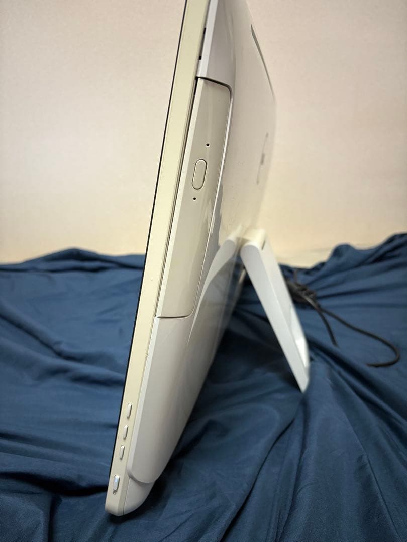 DELL オールインワンデスクトップ ホワイト