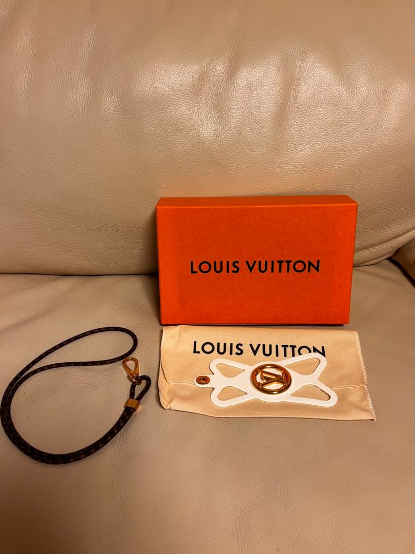 Louis Vuitton★フォンホルダー・ルイーズ★スマホケース