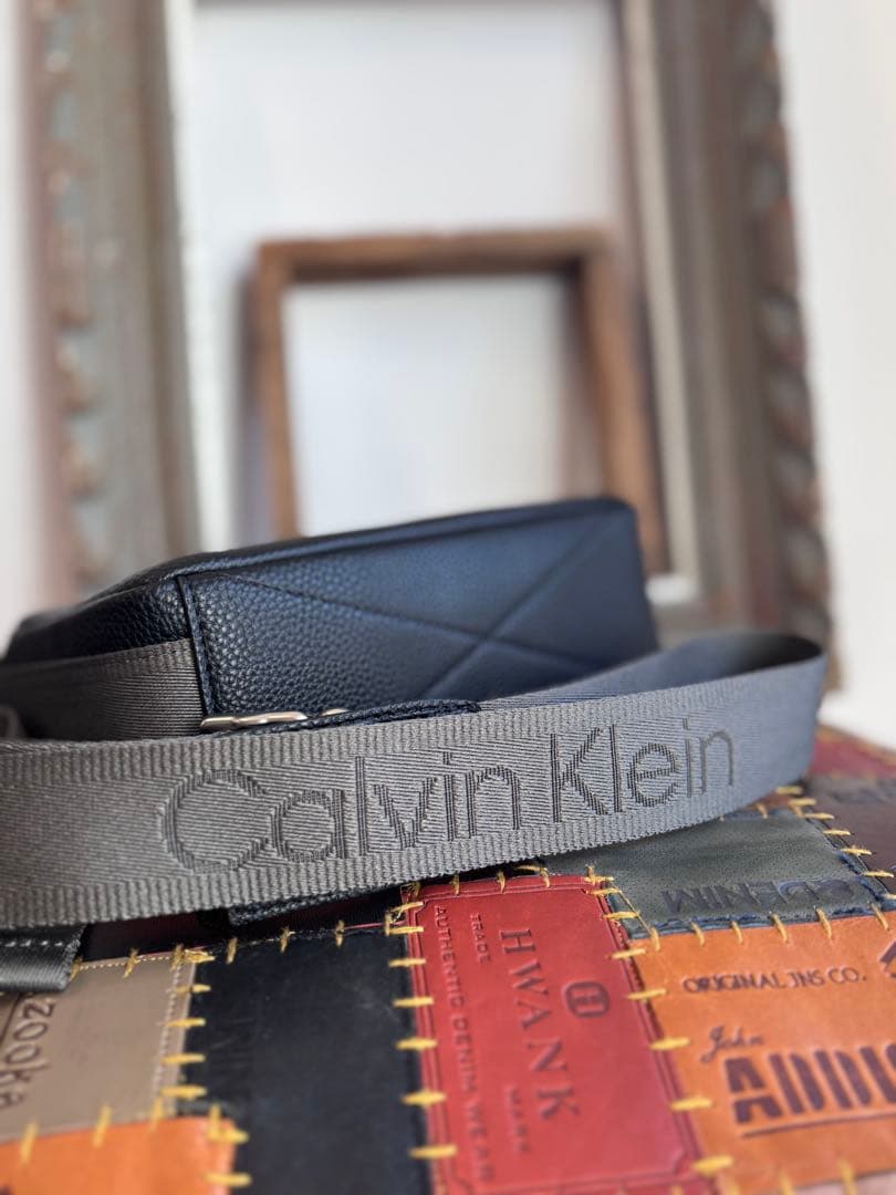 極美品☆  カルバンクライン黒レザー ショルダーバッグ