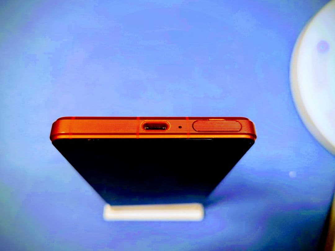 XPERIA 1 VI スカーレット ｜3年保証残あり｜純正スタンドケース付