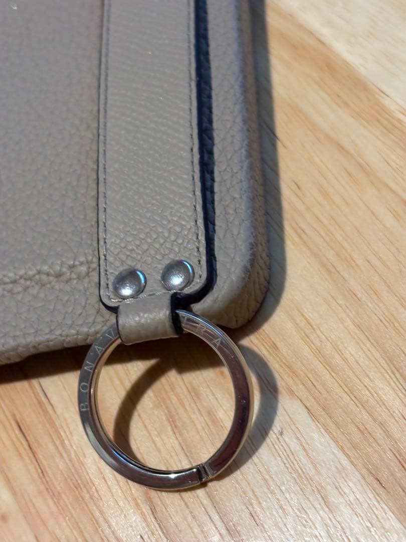 ベージュ iPhone用ケース ストラップ付き