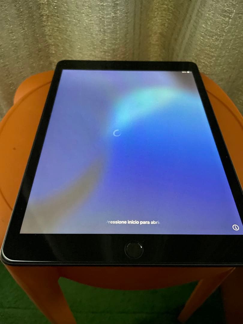 バッテリー94% iPad WiFi第8世代32GB【美品】