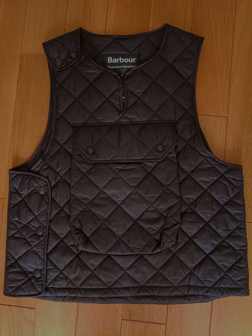 バブアー　✕　エンジニアードガーメンツ　ポップキルトベスト