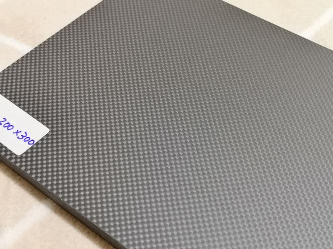 1枚限定品　t13.0×200×300ミリ　【CFRP素材】ドライカーボン
