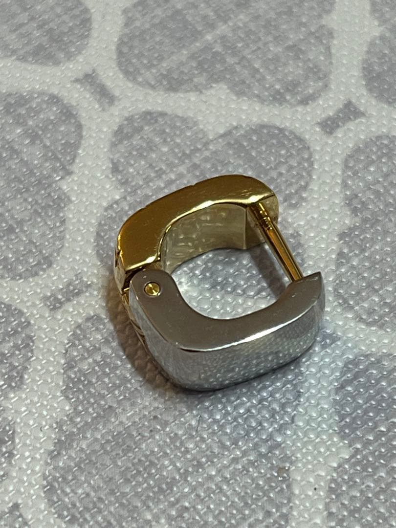 美品　LOUIS VUITTON ブックドレイユ・ナノグラム ピアス 片方