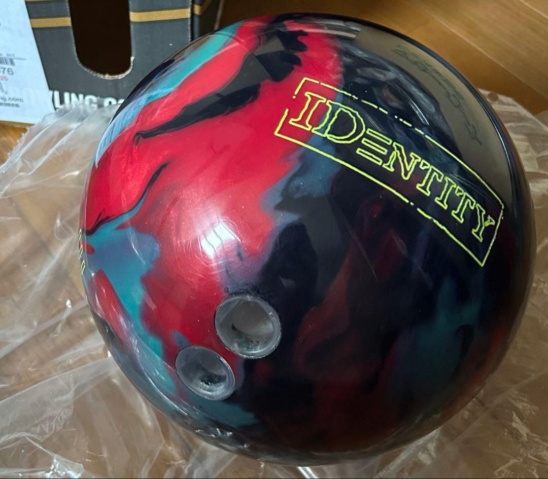 STORM IDENTITY ボウリングボール 15ポンド　サムレス