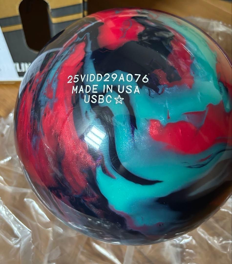 STORM IDENTITY ボウリングボール 15ポンド　サムレス