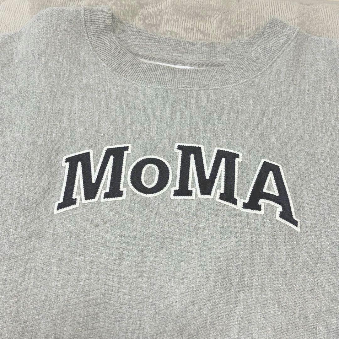 Champion MoMA ロゴ グレー スウェット