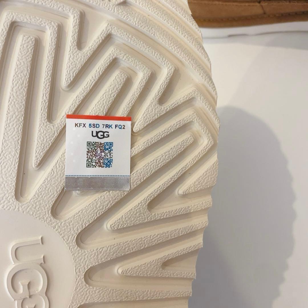 セール値下げ　UGG アグ　24.5　スライド サンダル　正規　新品　スリッポン