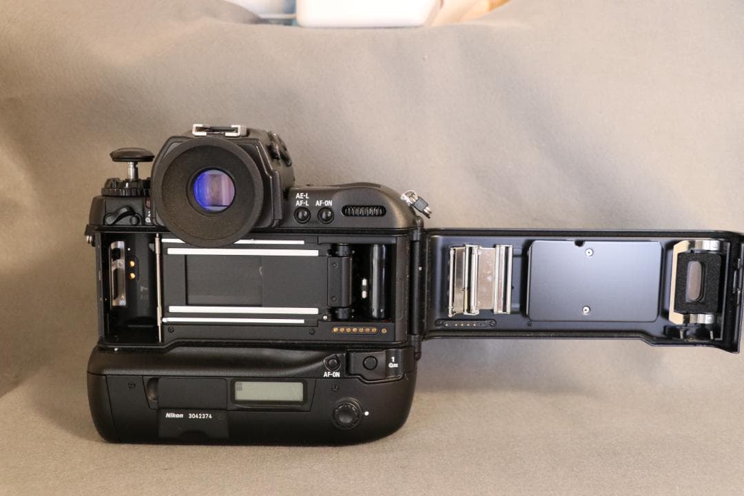 Nikon F5 一眼レフカメラ