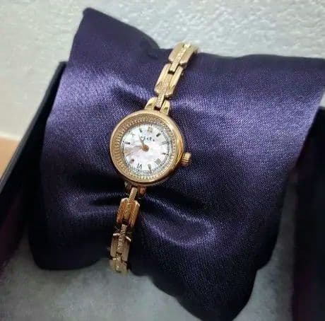 アガット　腕時計　ソーラー電池　シャンパンゴールド