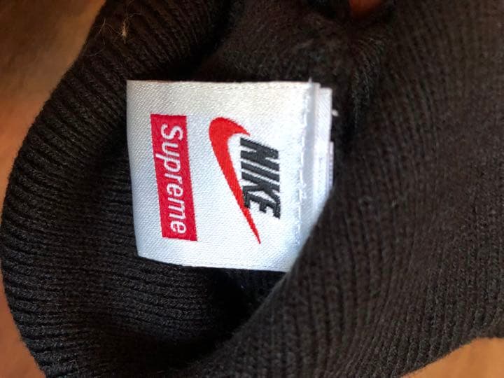 シュプリーム　ナイキ　NIKE ビーニー　ニットキャップ　ボックスsupreme
