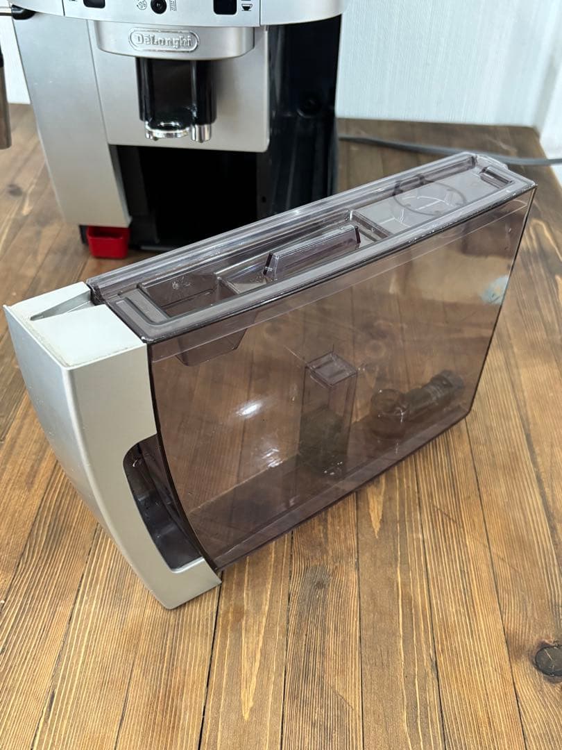 デロンギ 全自動エスプレッソマシン マグニフィカS ECAM22110SBHN