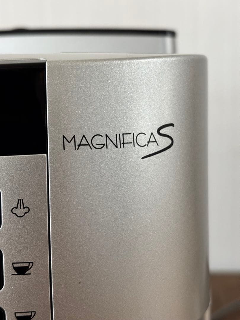 デロンギ 全自動エスプレッソマシン マグニフィカS ECAM22110SBHN