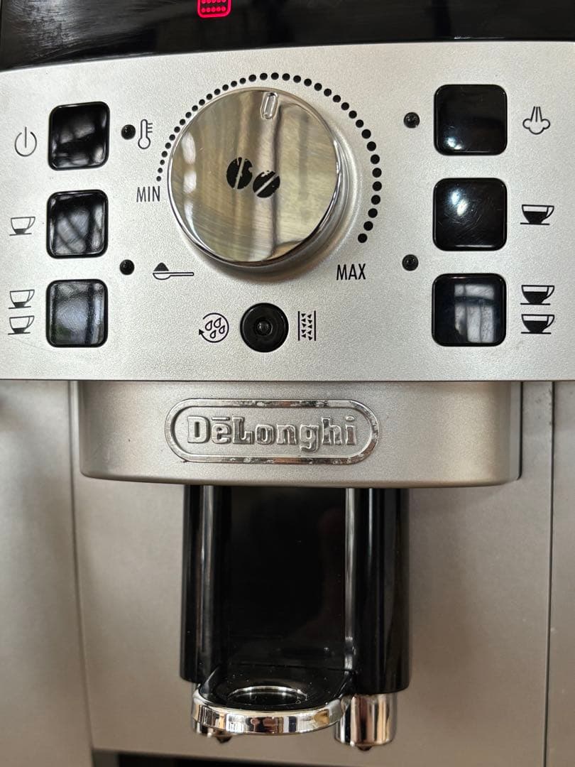 デロンギ 全自動エスプレッソマシン マグニフィカS ECAM22110SBHN