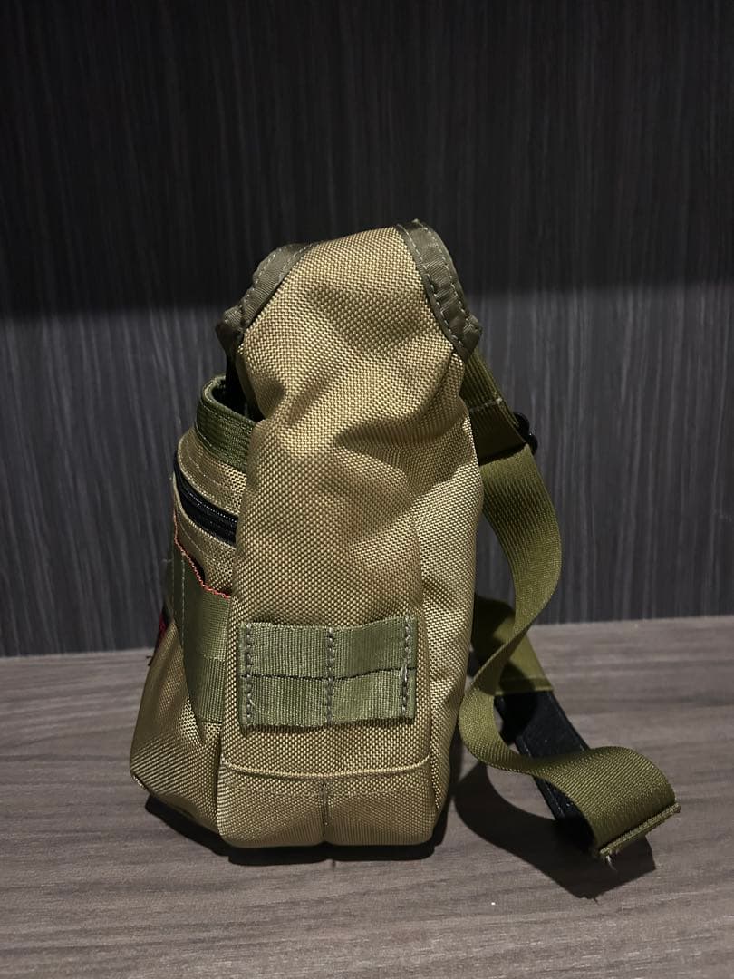 BRIEFING DAY TRIPPER Sショルダーバッグ限定復刻カラー