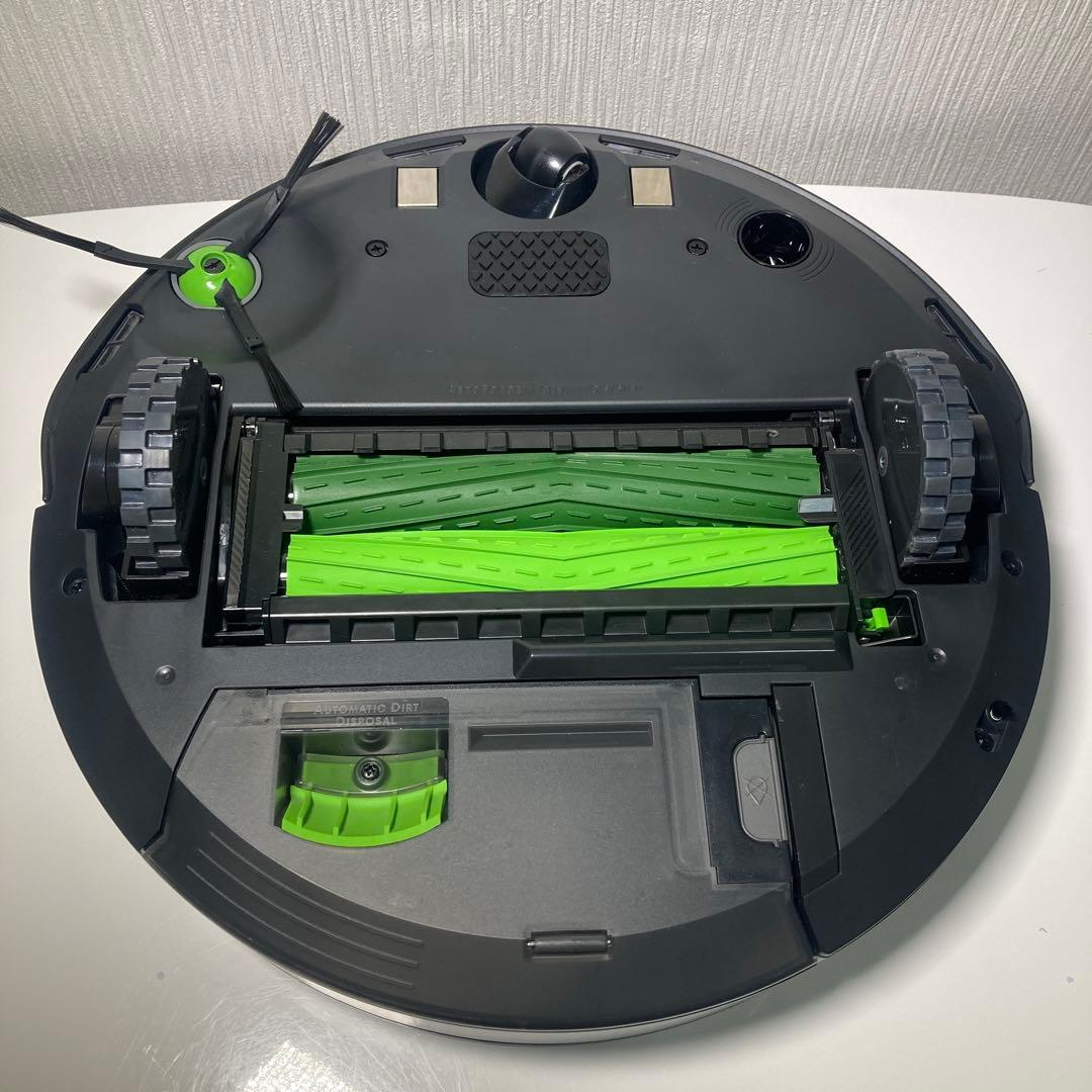 美品　使用回数11回　最上位モデル　ルンバj5＋　水拭きモップなし