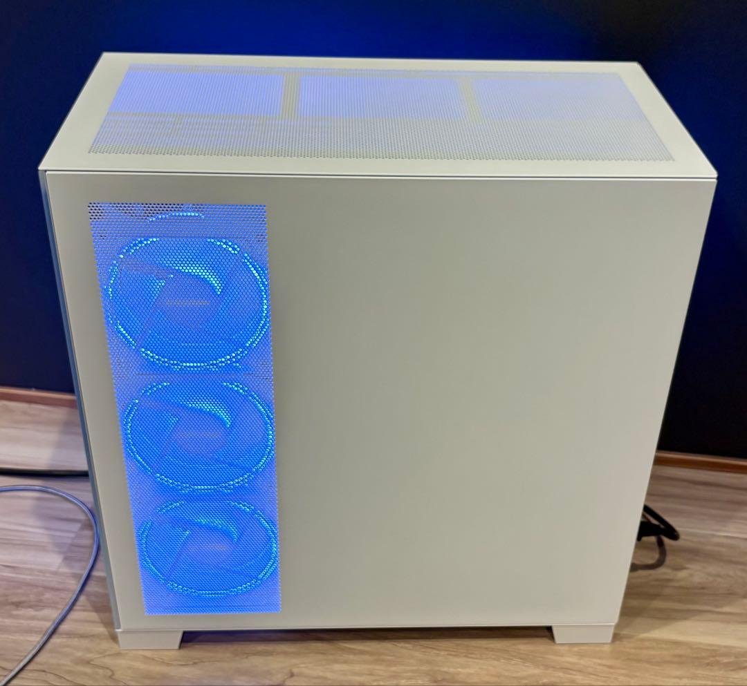 つぶ様　RTX4070　STORM ゲーミングpc i7 13700F