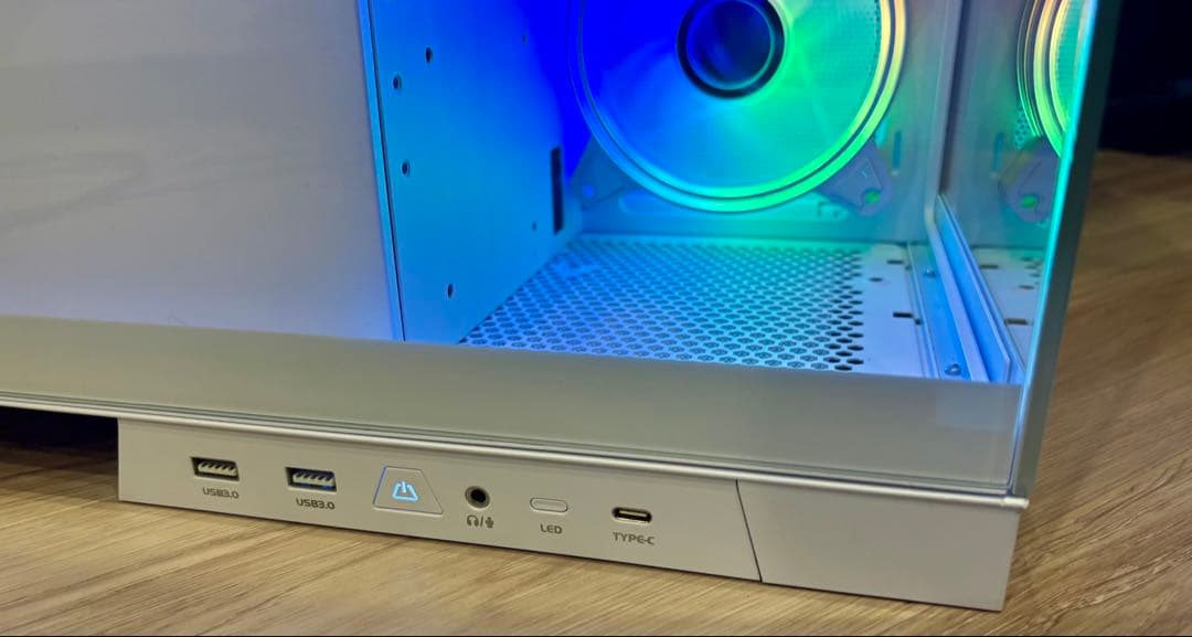 つぶ様　RTX4070　STORM ゲーミングpc i7 13700F