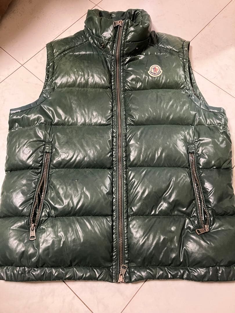 MONCLER グリーンダウンベスト