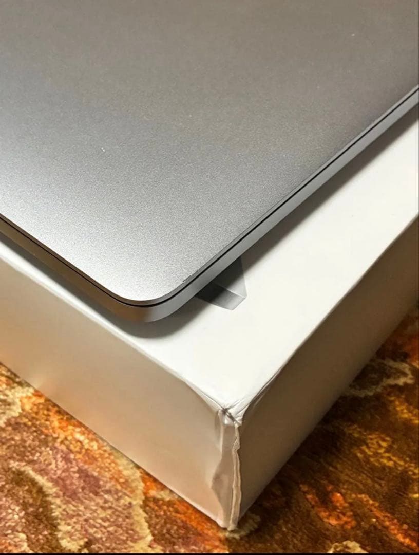 Apple MacBook Pro 2022 13インチ 8GB