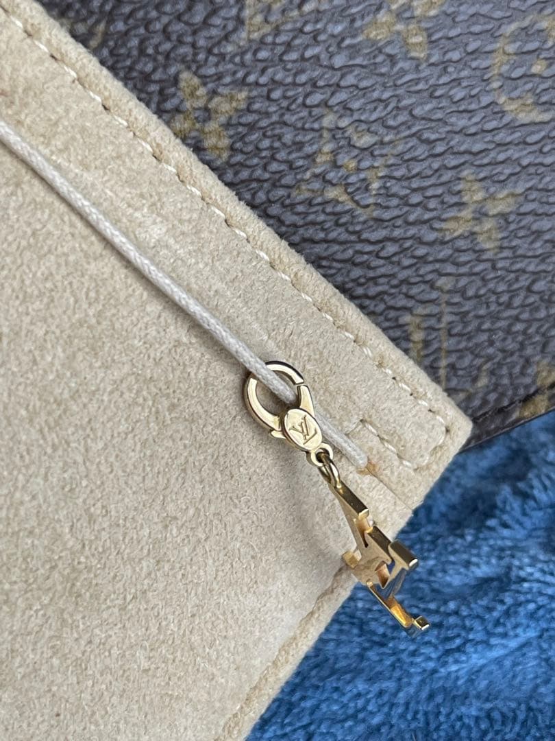 ⭐︎750⭐︎ K18 ⭐︎ルイビィトン⭐︎ チャーム　ゴールド⭐︎LV