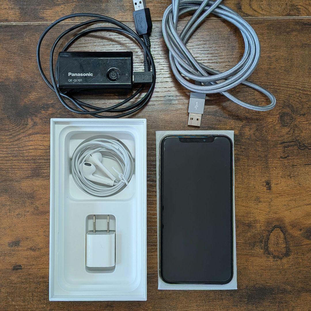 Apple:iPhone Xs 256GB シルバ- SIMフリ- 73%