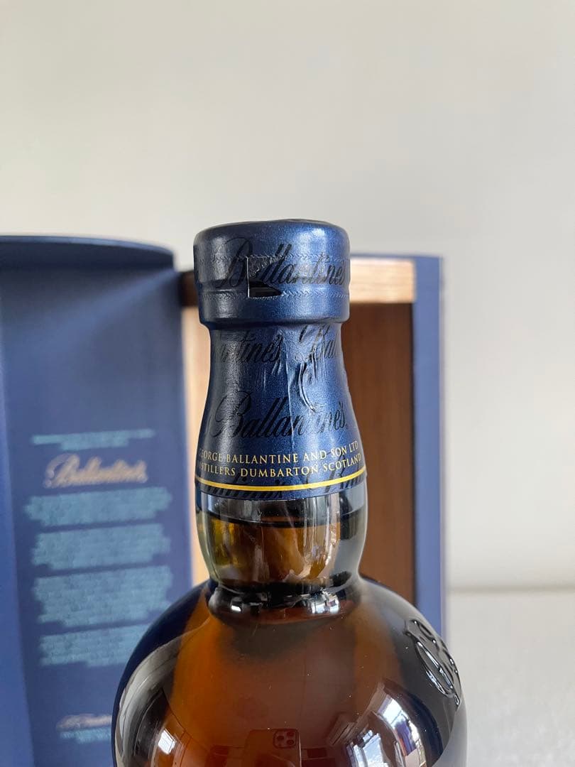 Ballantine's LIMITED 700ml ウイスキー