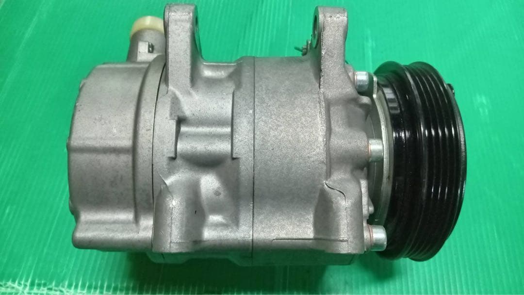 RB20エンジンのエアコンコンプレッサー リビルド品