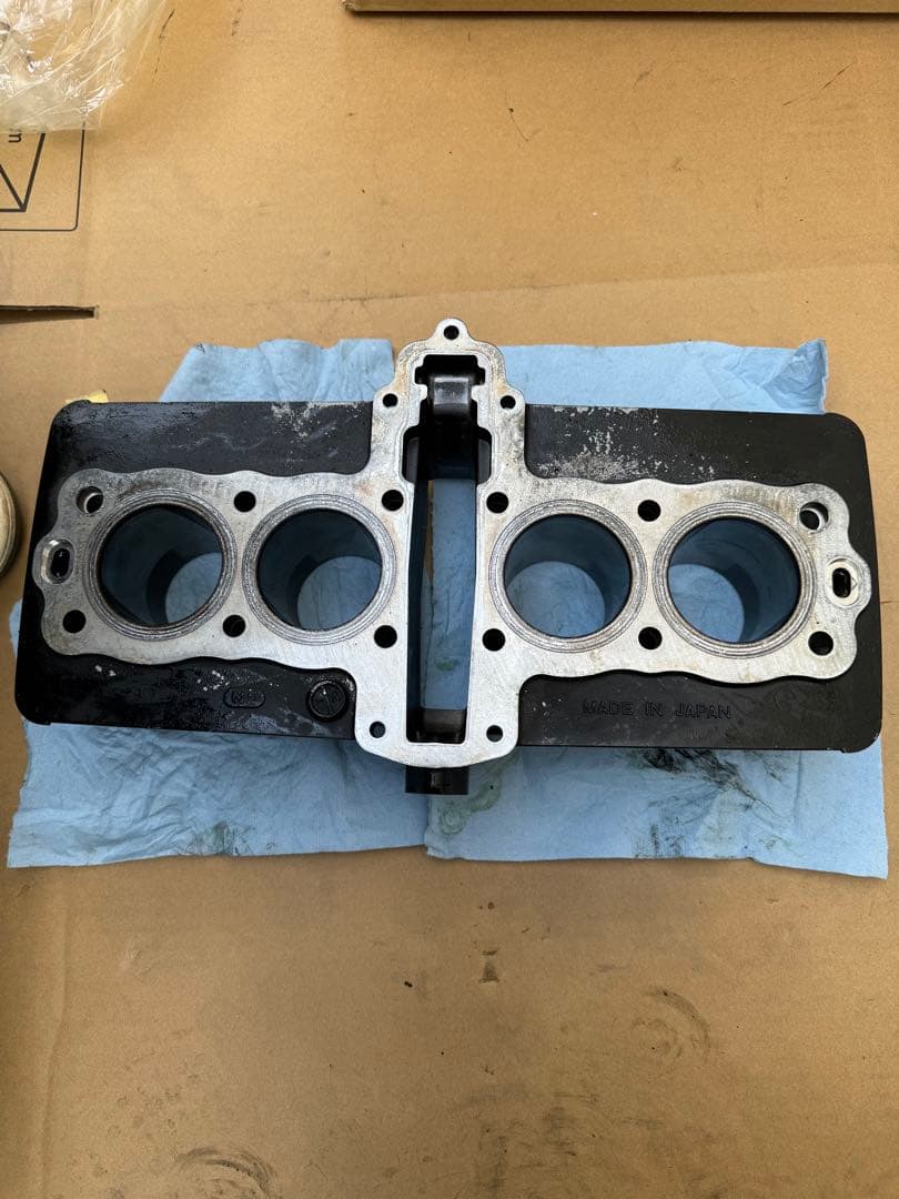 ゼファーχ シリンダー 2005年式 実働車取り外し