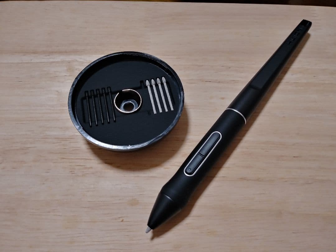 液タブ・ペンタブ HUION KAMVAS Pro 24 (4K)