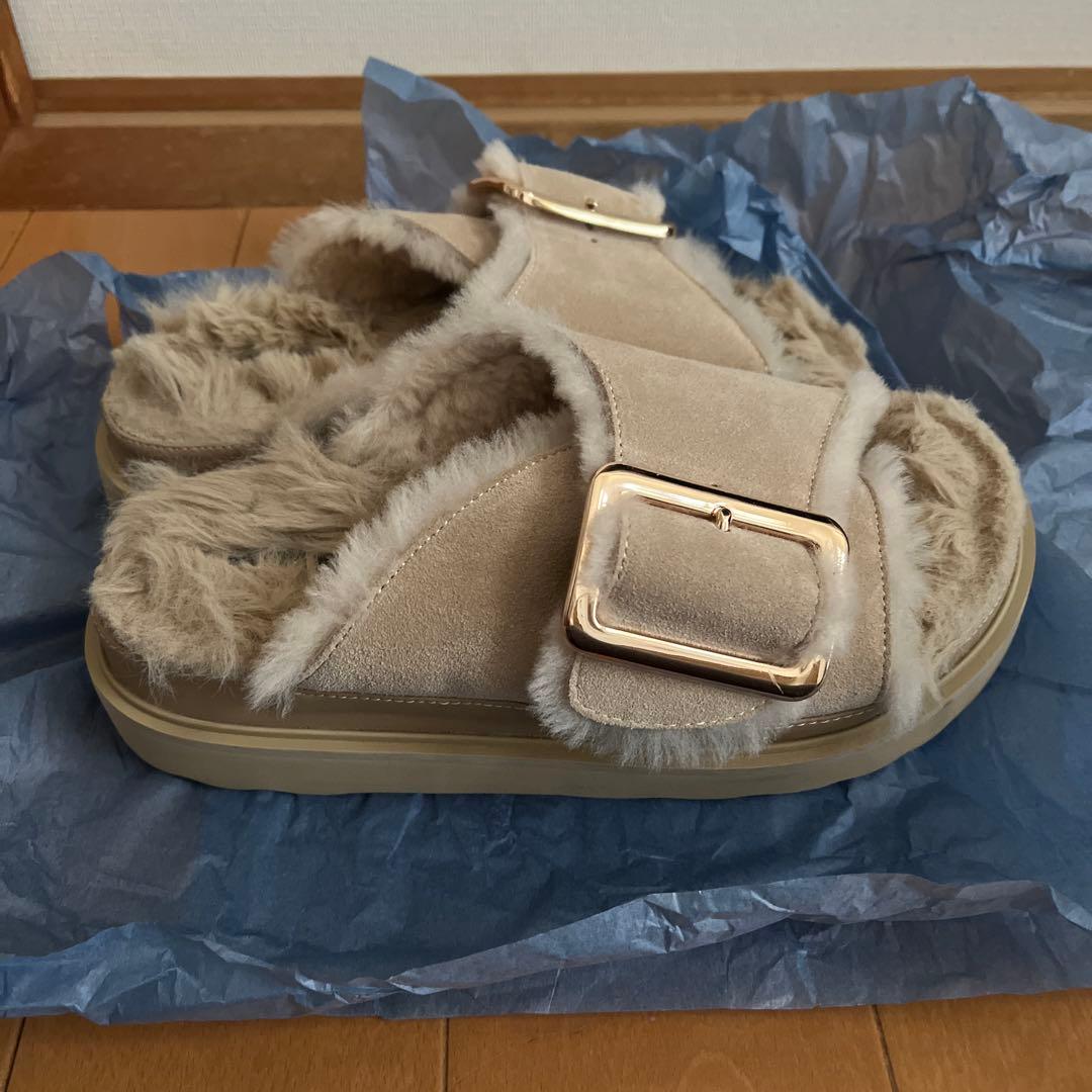 MOHI ファーサンダル