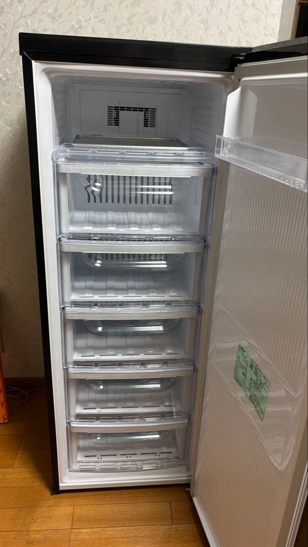 【値下げ・美品】23年製三菱冷凍庫 144L MF-U14H-B ブラック