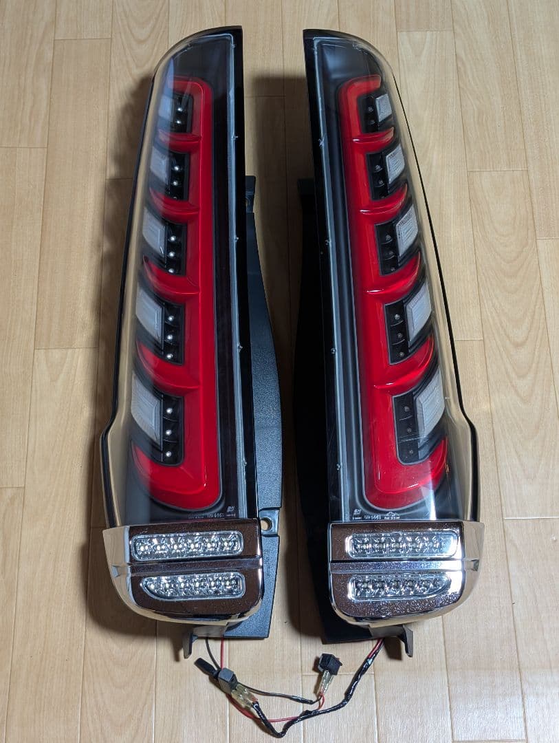 ヴォクシー　ノア　エスクァイア　80系　メテオ テールランプ