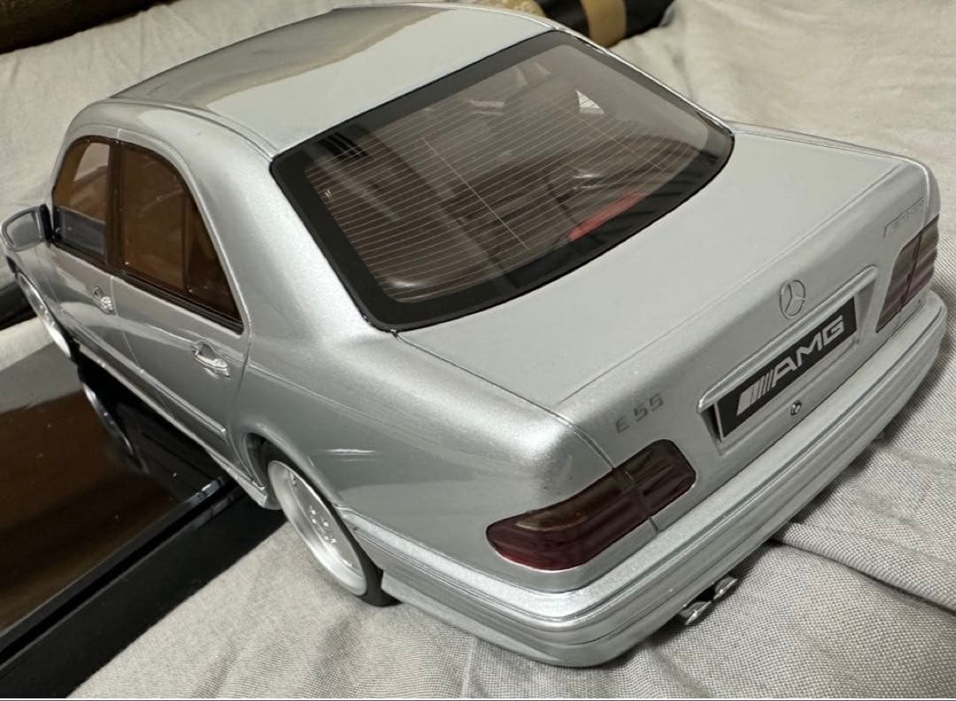 OTTOMercedes-Benz AMG シルバー ミニカー 1/18